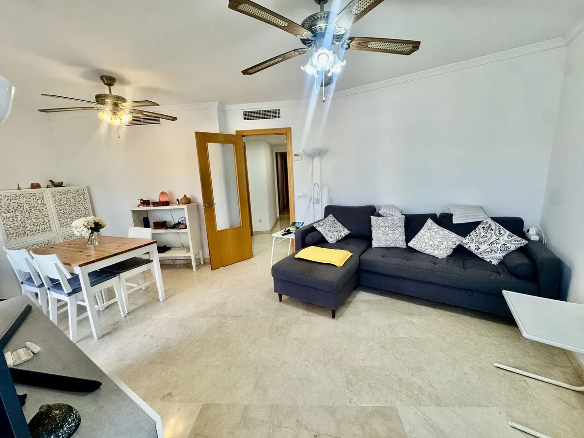 095ef6fb-86b0-4fbe-bcef-b6e32c7d076a