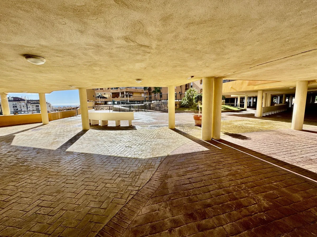 d3a06d7d-74f8-49cb-892c-ac018e4f523c