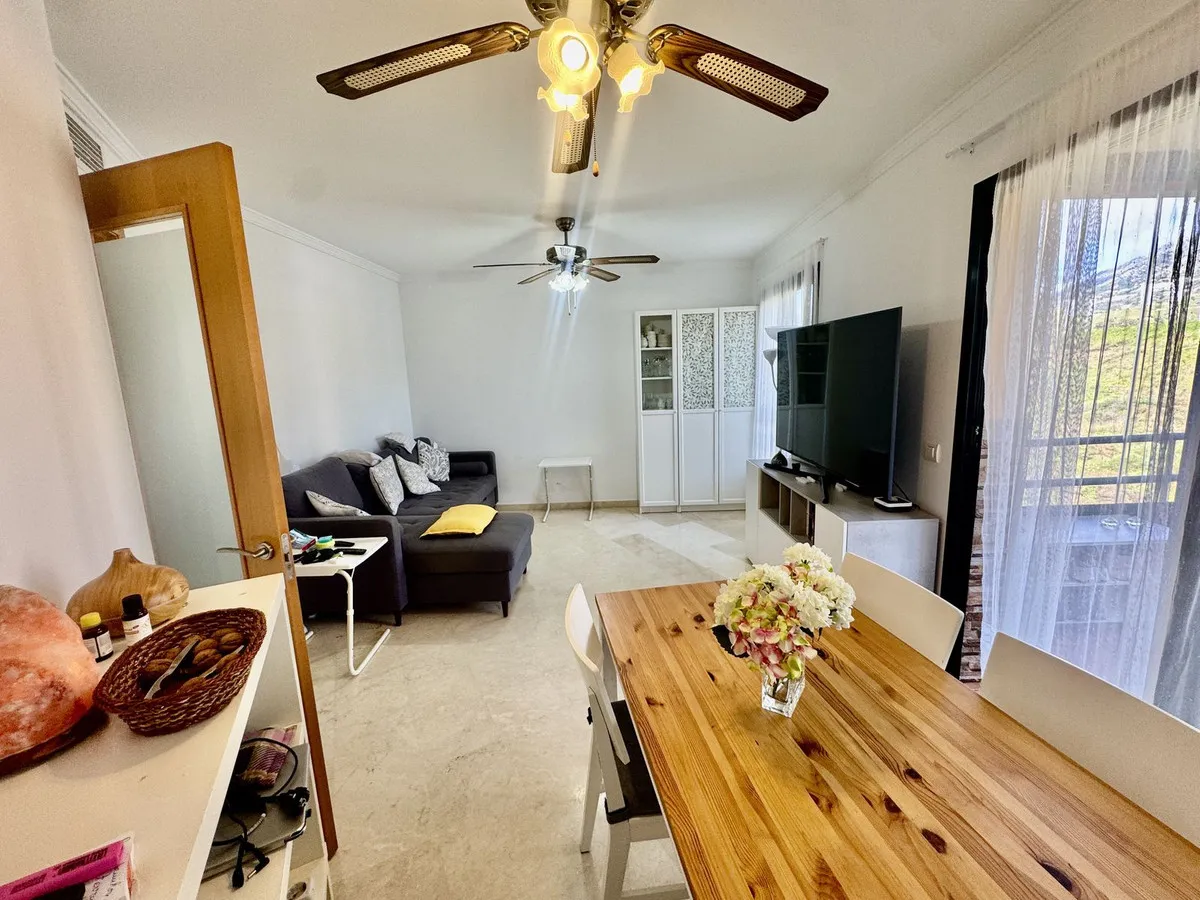 dc851fd2-1799-41e1-b690-9a669db2107b