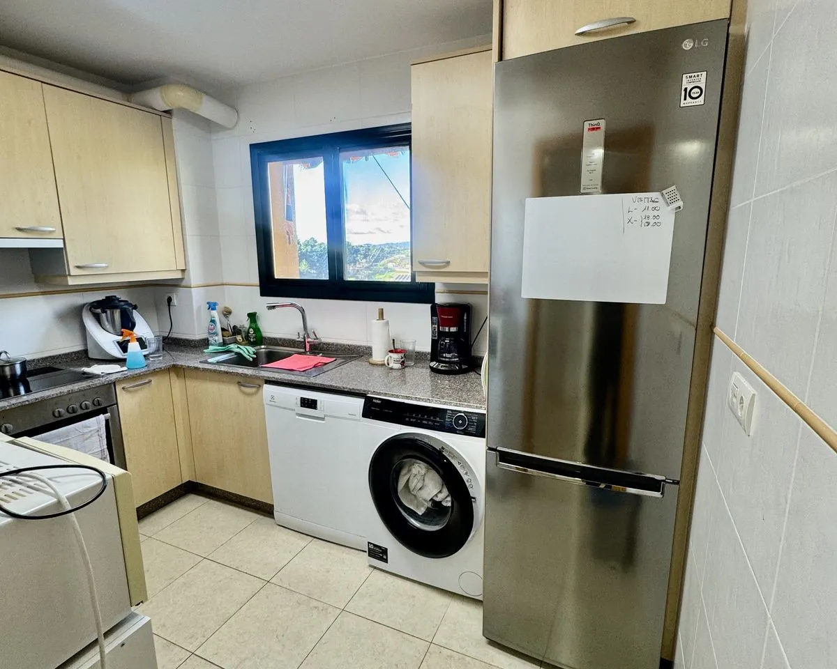 fb93bc74-8dd2-46bc-bb41-1305c283b5eb