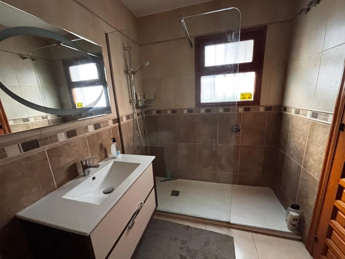 b349b2ae-fe70-43ed-a24f-dcc5d72d5771