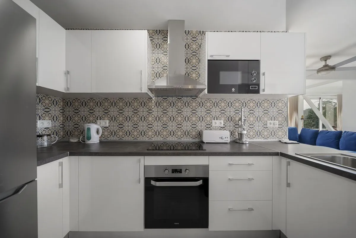 6339a3d7-9023-446e-975b-e53586de2daa