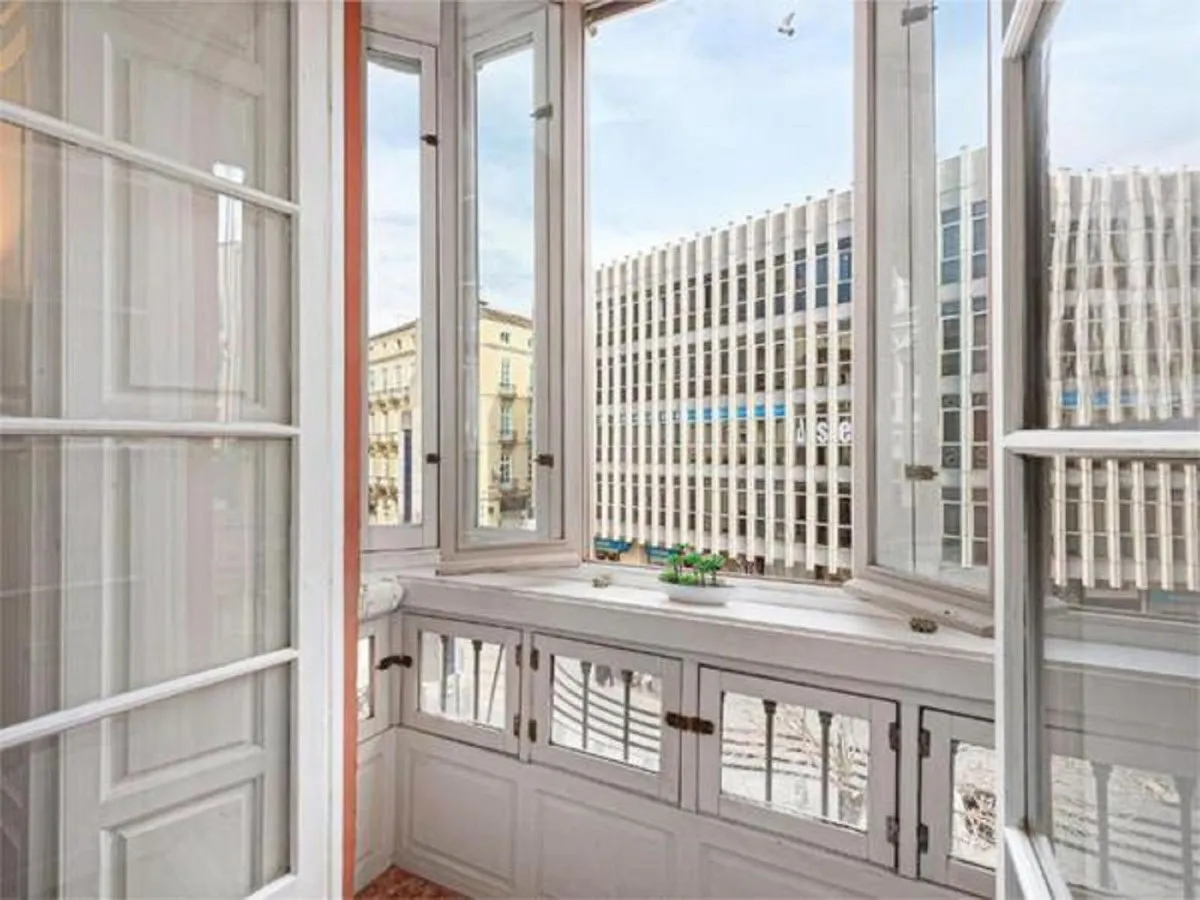 e6fc77b0-05a2-40c9-9e08-c9d235a62fcf