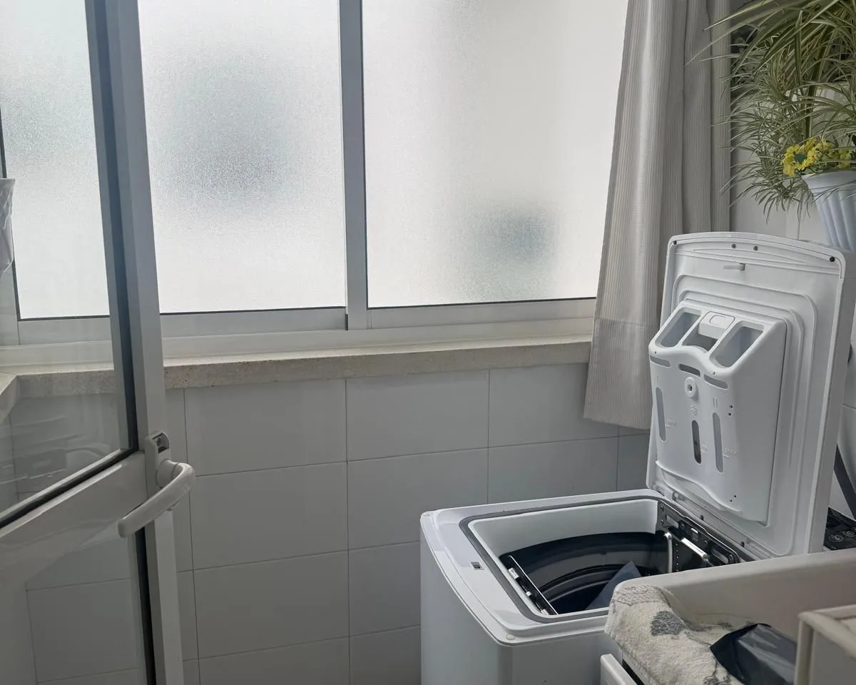 cdfaa5b8-4aa7-4a60-9bfd-6b176d8b27da