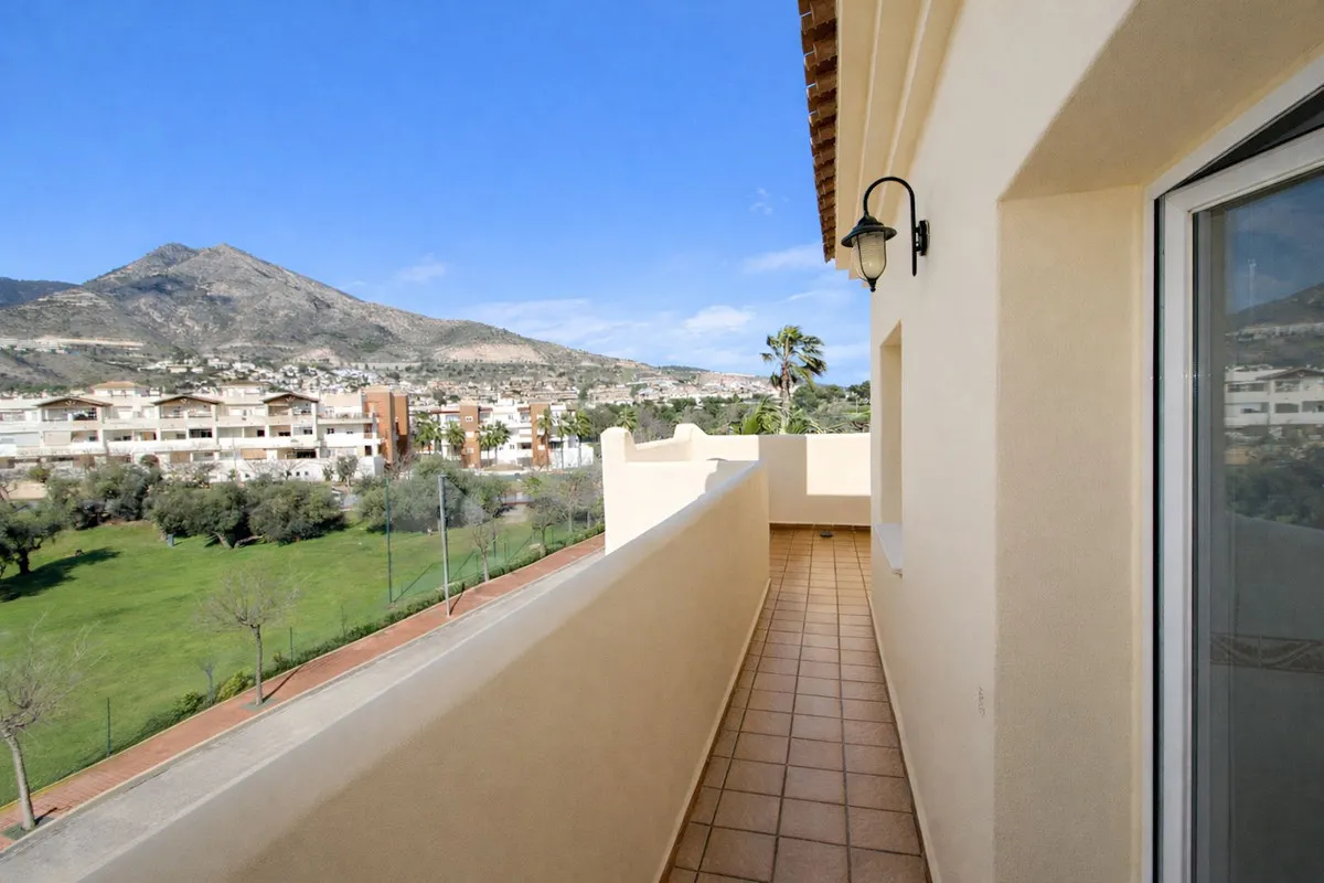 dde0309c-4b5e-4e43-b8eb-6ef6d0a1526f