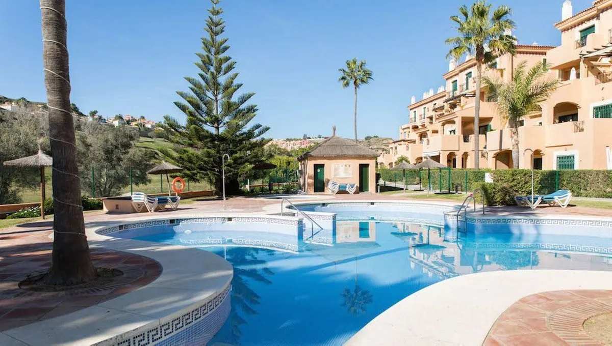 Luxury Golf-View Penthouse in Puerto de la Duquesa