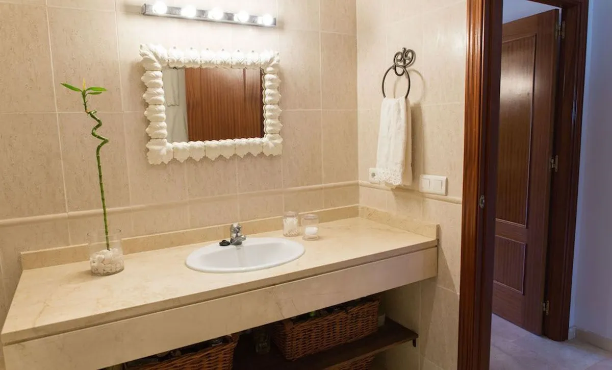 abd4f9a9-eae6-4c74-8480-f76e2388c72c