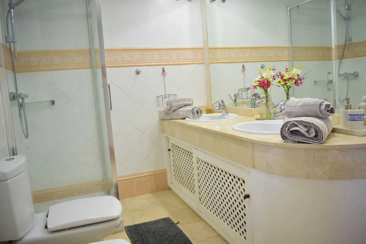 032ac5ba-a900-443f-834e-7c66d4061700