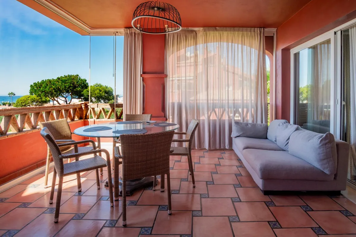 06ef84be-42e5-4ecb-b915-5573d4bae1c7