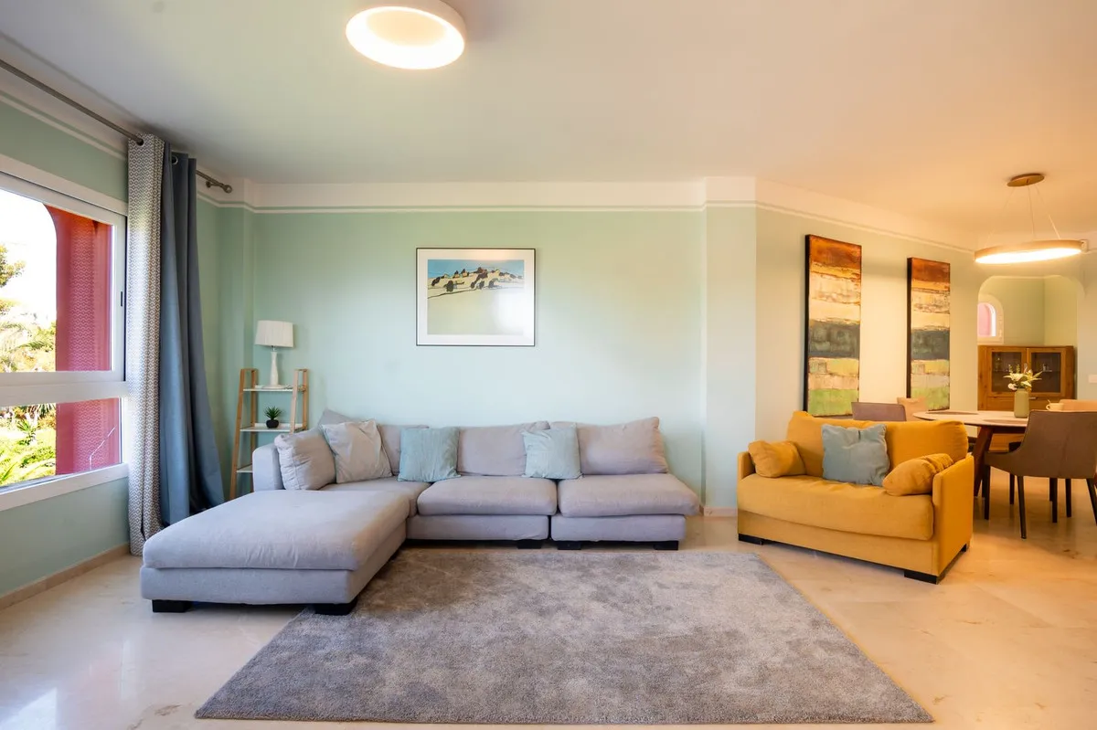 8f365a4c-4f5e-4317-9018-5ab43ac35b80