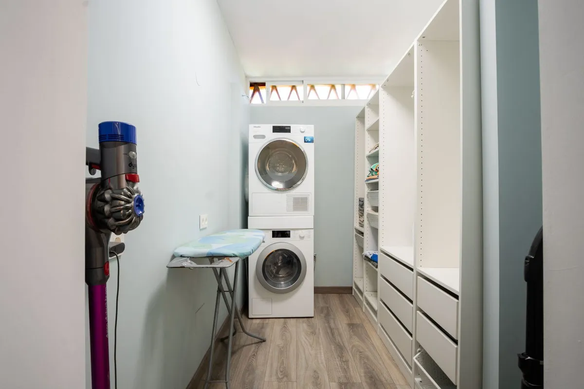 e8c87a90-7ffe-4b90-bb43-007b6a45a3ce