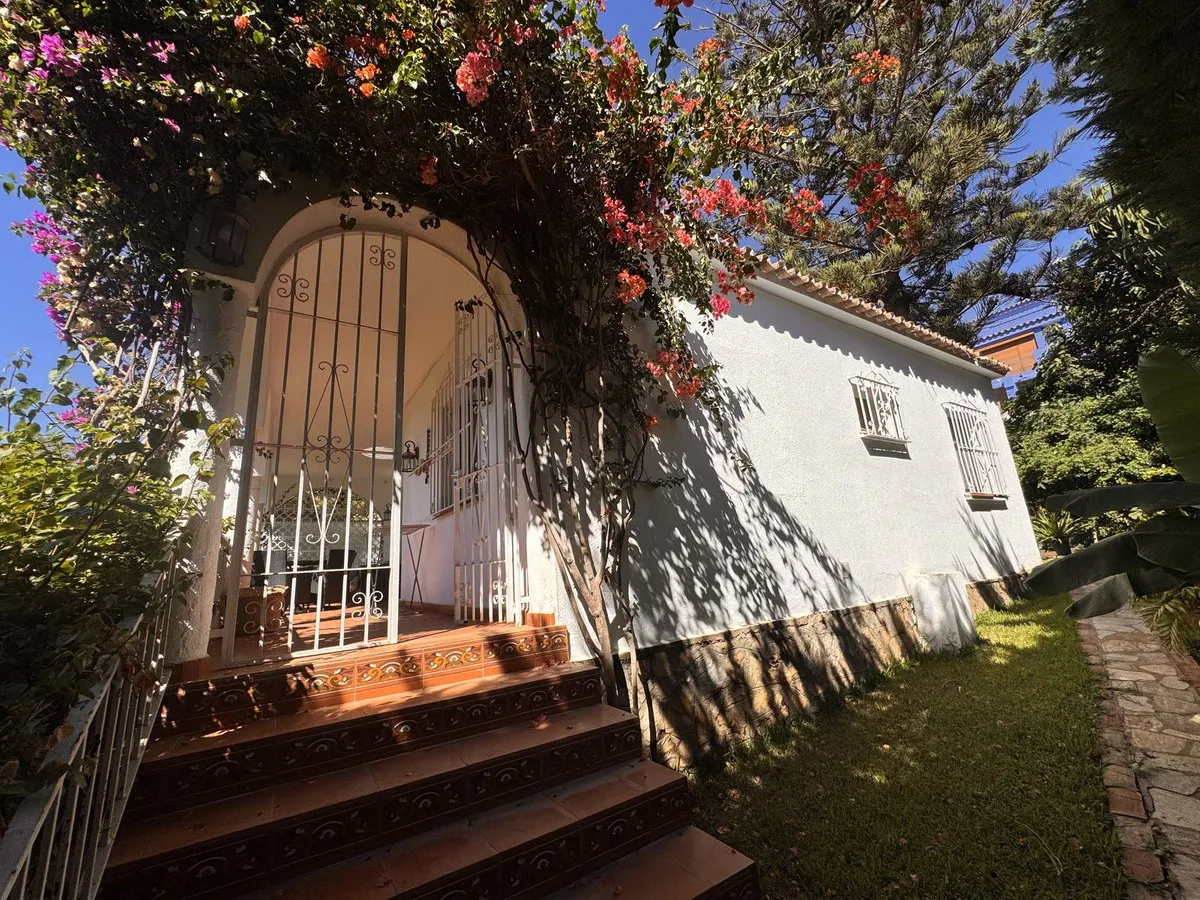 a09898d9-41d5-466a-9b20-1af1cc390c61