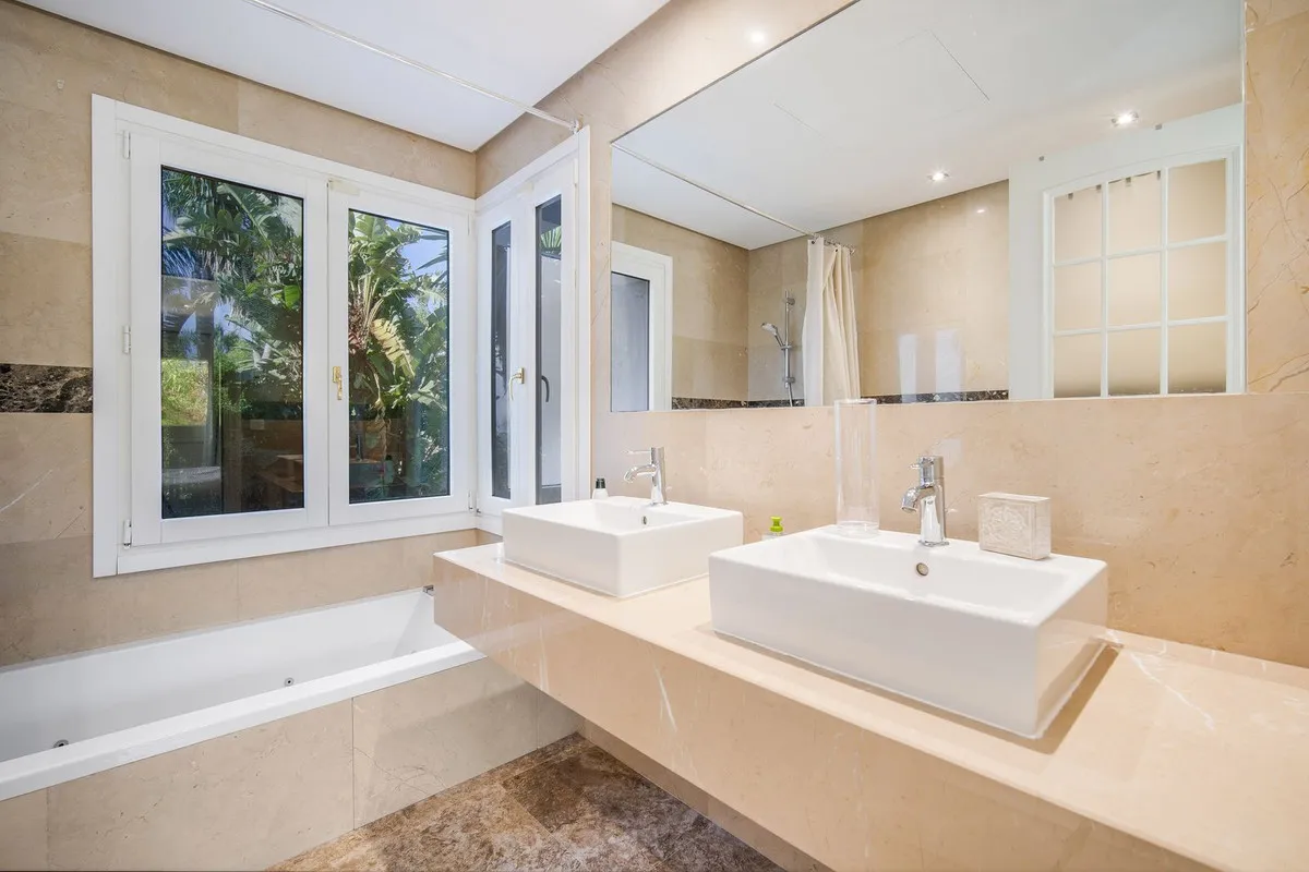 09590077-761e-405a-b19f-4f49e6427659