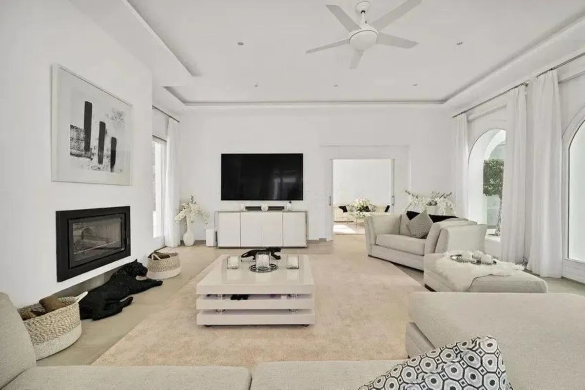 00eb8e90-a0b6-4ca5-8427-8221e4014cf9