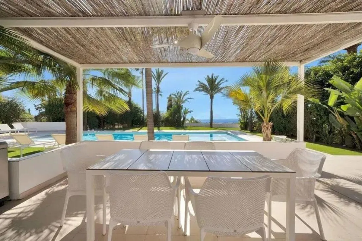 c8536e43-16de-40fe-b6e4-7a22ec730035