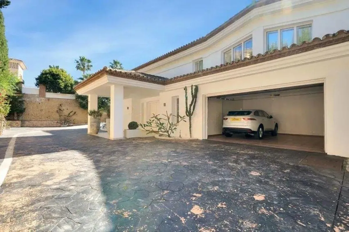 e5678e5f-18b4-40b2-8885-fa51d7272b6d