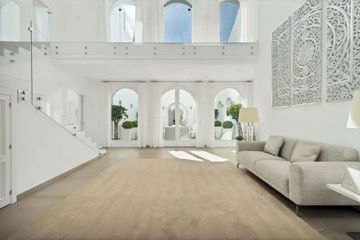 f4e120ff-c759-45b6-845f-204c74f2bed4