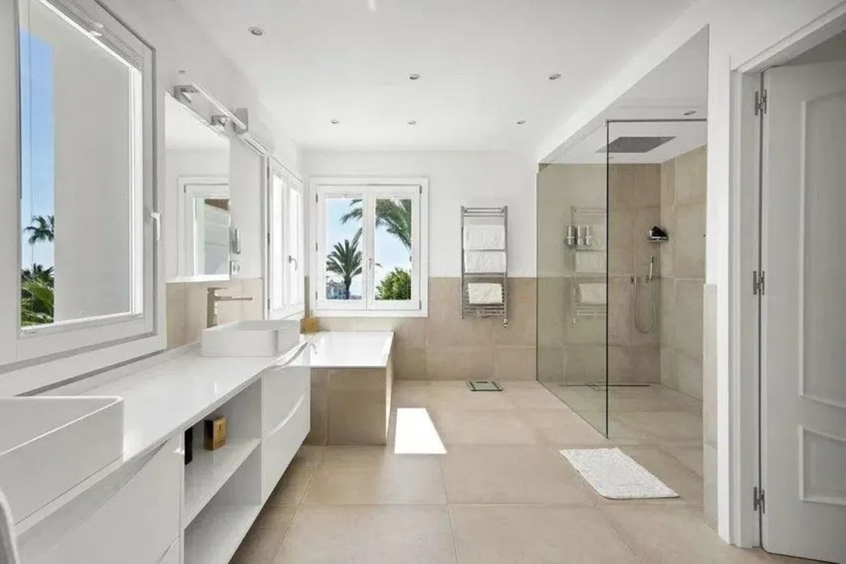 fbaa7b65-f4a8-4f17-8d63-4a159b8eb8e3