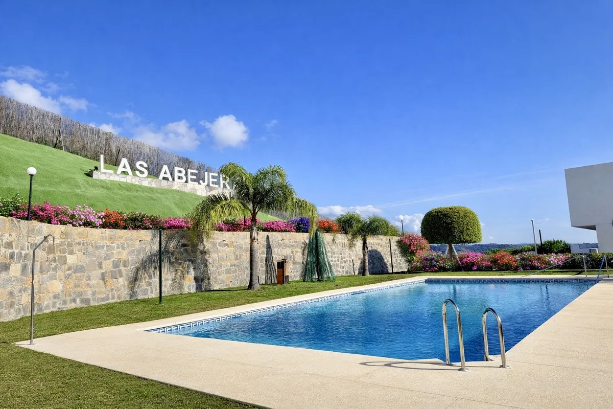 Scenic Duplex in Las Abejeras – Forest Hills, Estepona