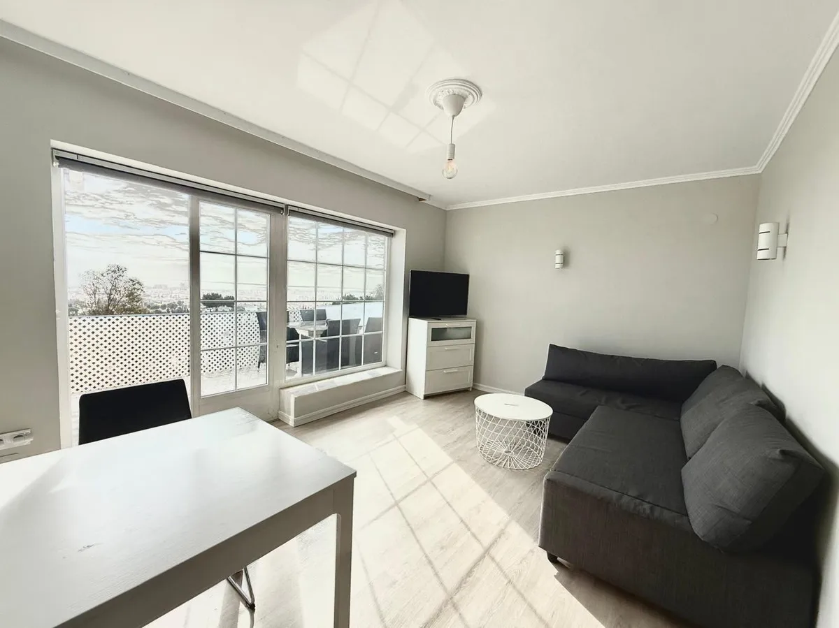 6f3881a9-7ffd-4a00-b2c6-fea289694a3f