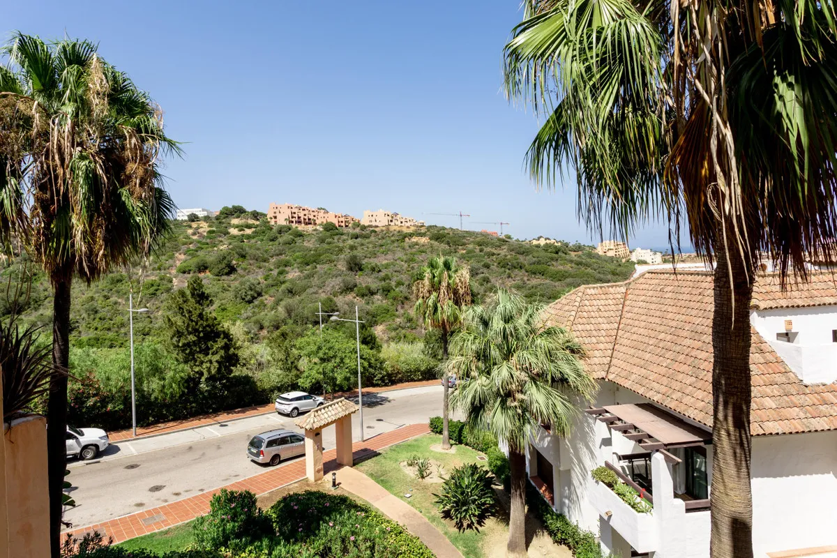 1df95420-1c48-46cc-b123-1125b4262c84