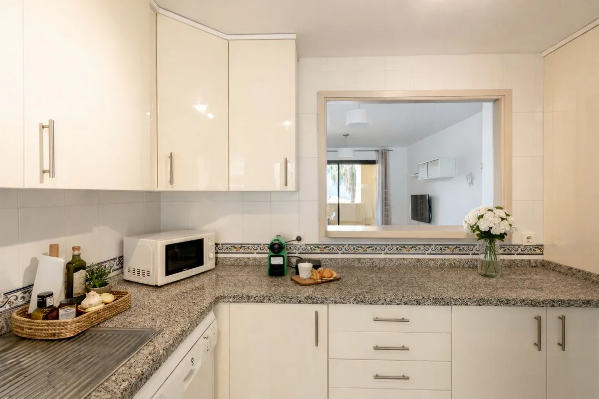 23bd0740-51fb-4ba8-8aeb-cb09458d96cc