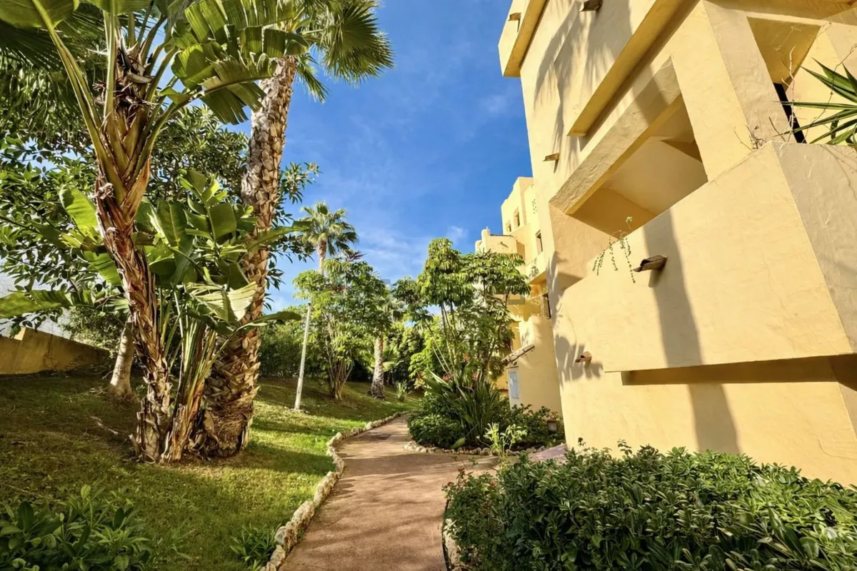 f7f16016-472c-4666-b0a2-d7cb6cdf6a8b