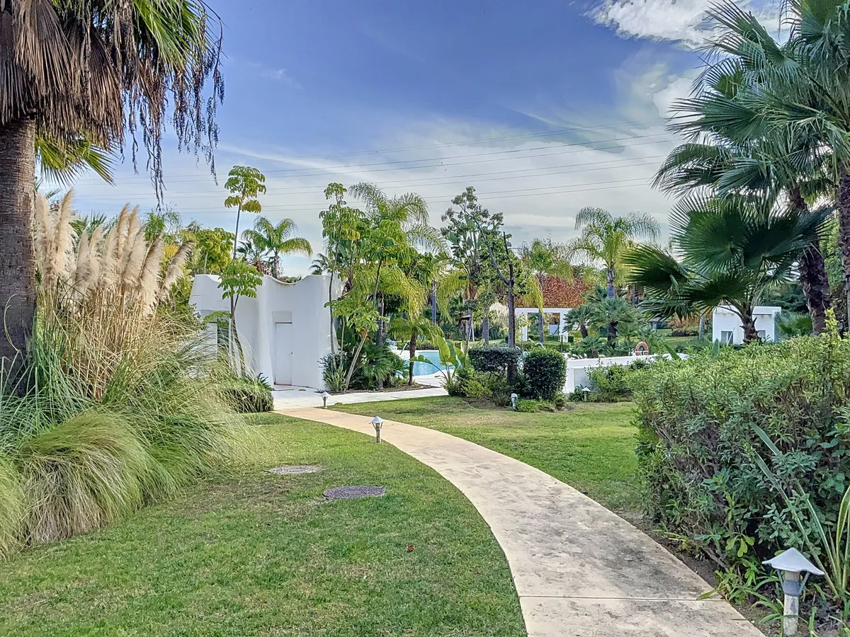 b72f62e4-46ef-4551-a9ed-18fb3d54db32