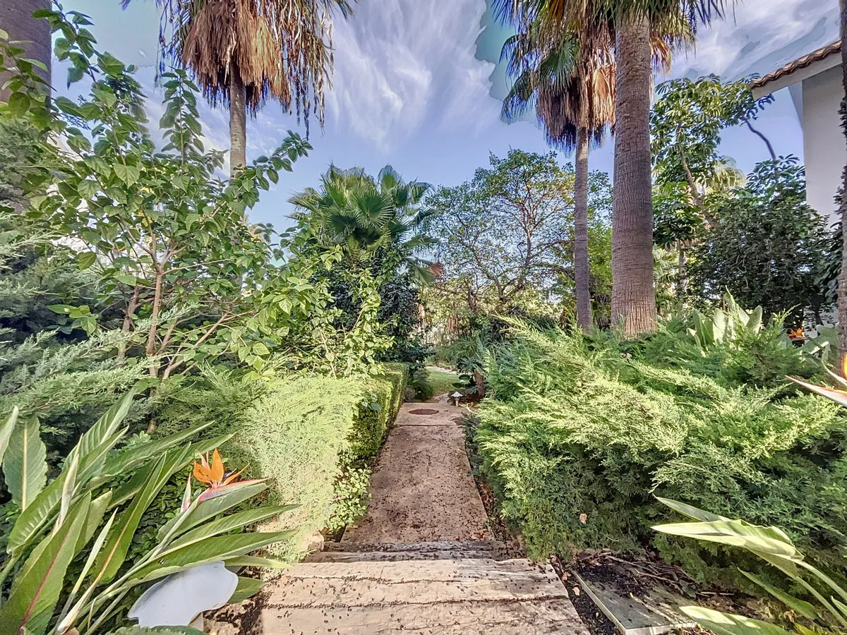 da0aa320-0bff-4c86-a2c3-173823b251f7