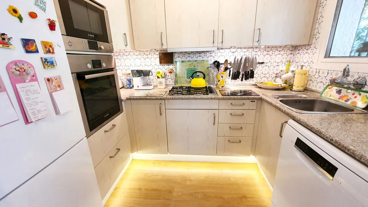 f8ec6103-f704-4d30-a4c6-248ef9747d1b