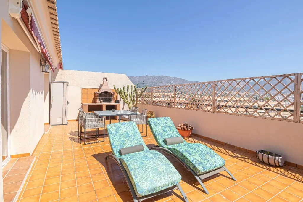 Penthouse with Panoramic Terrace in Las Lagunas de Mijas