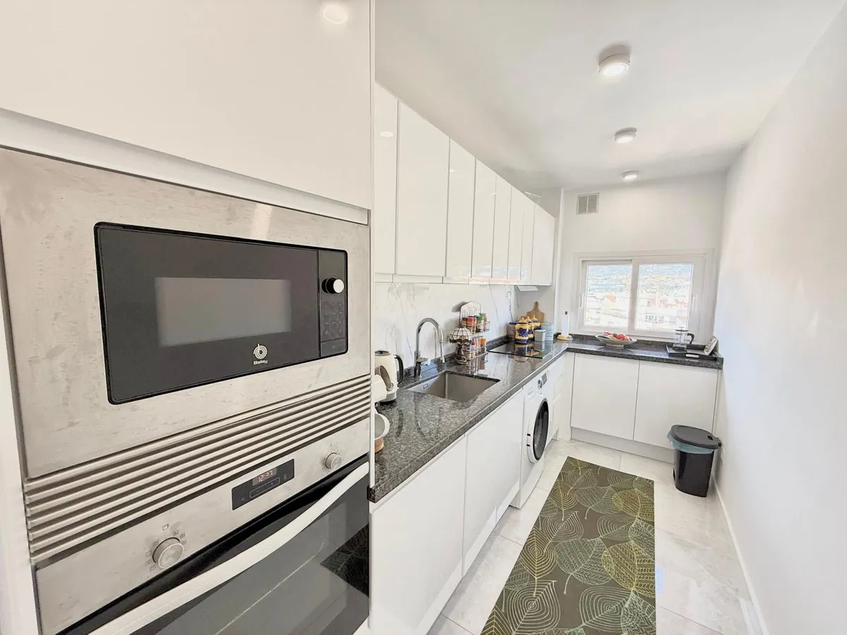 de393d8a-a2bd-4d2f-9b4c-a47c24a43ebc