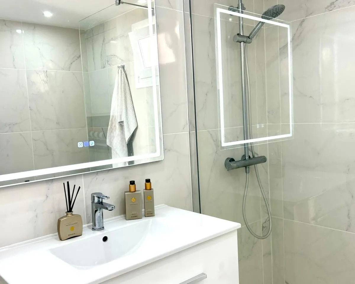 42dc4448-ee68-4566-b9be-3402188f0160