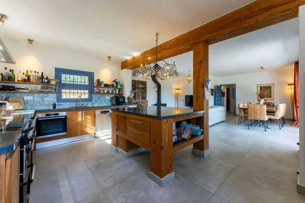 1d2dcb49-c888-4ed4-b0fe-d30026c5e2fc