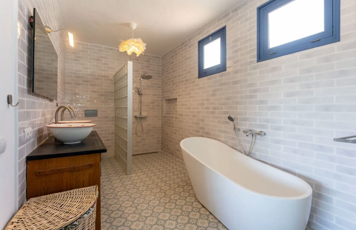 262e3c63-8ba7-4b51-8643-503cc451b812