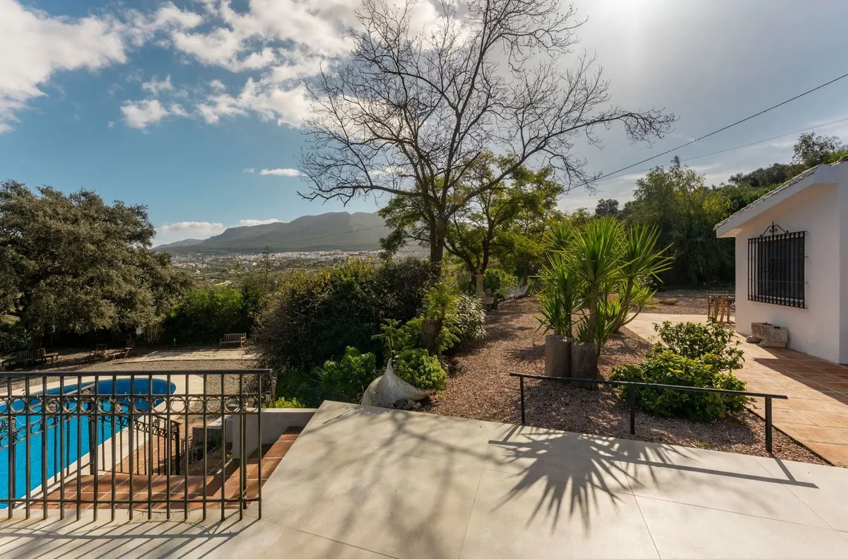 335c70a9-f2bd-4a04-9713-6467fe1c9bfc