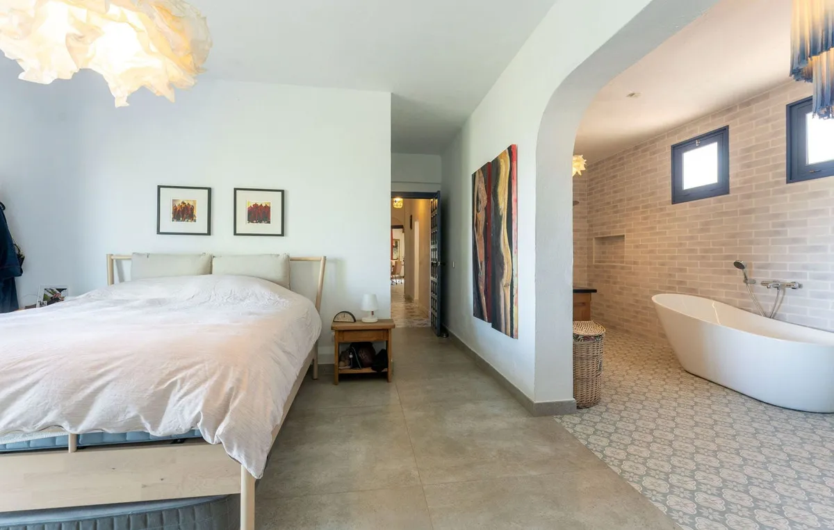 bc9c0e5d-5834-4ab7-bd41-2383f7039d09