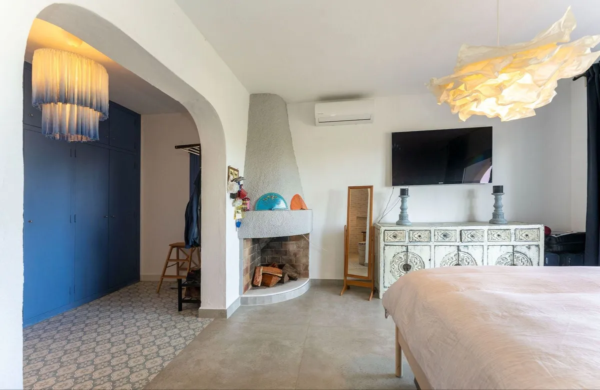 dc108805-4e7a-4dab-aafb-4790aa083dd3