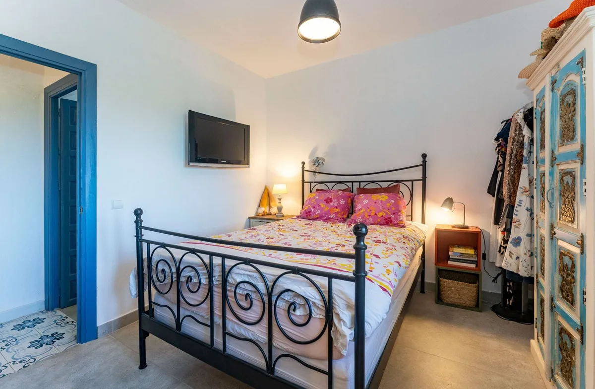 e2b181c7-e0c6-48ac-aa92-d7172456d187