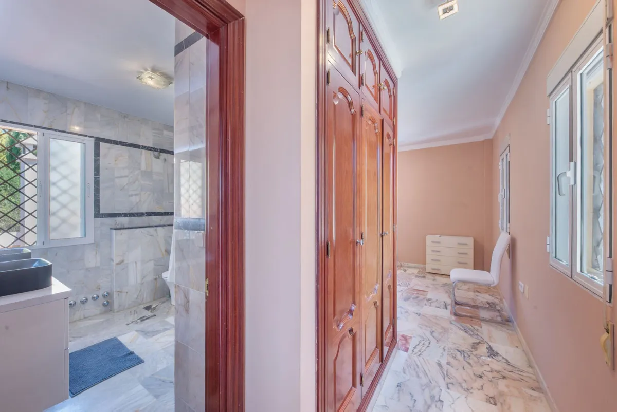 09b8a4d4-f629-4023-a80d-1b36a3cf897e