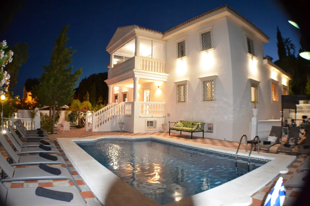 8d9ee936-f58e-425f-8003-cfeff781e940