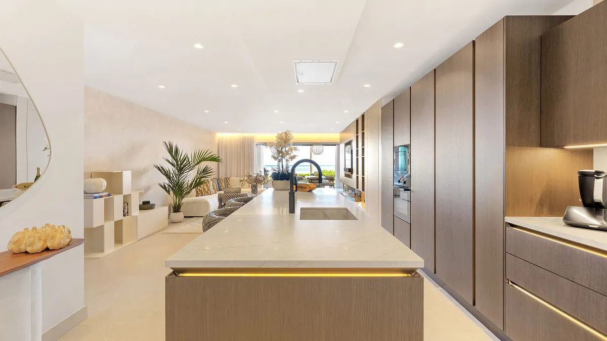 e586dbd7-0554-41fe-93c0-a2c792c1443b