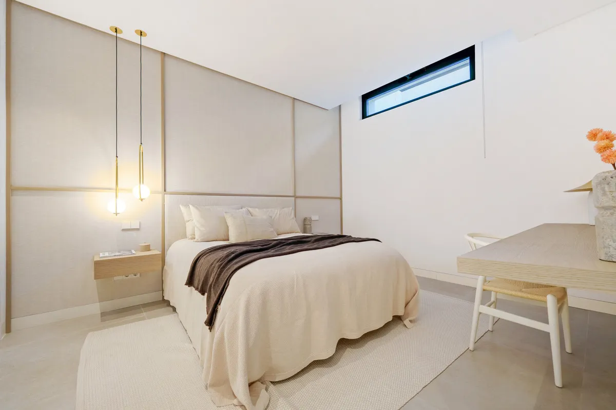 00cc3182-cd5e-4c45-b527-a83028e5a2c3