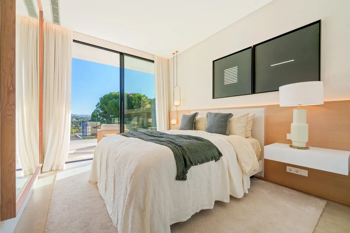 0e1af7ec-aa9e-42c3-aaca-4272eecf480f