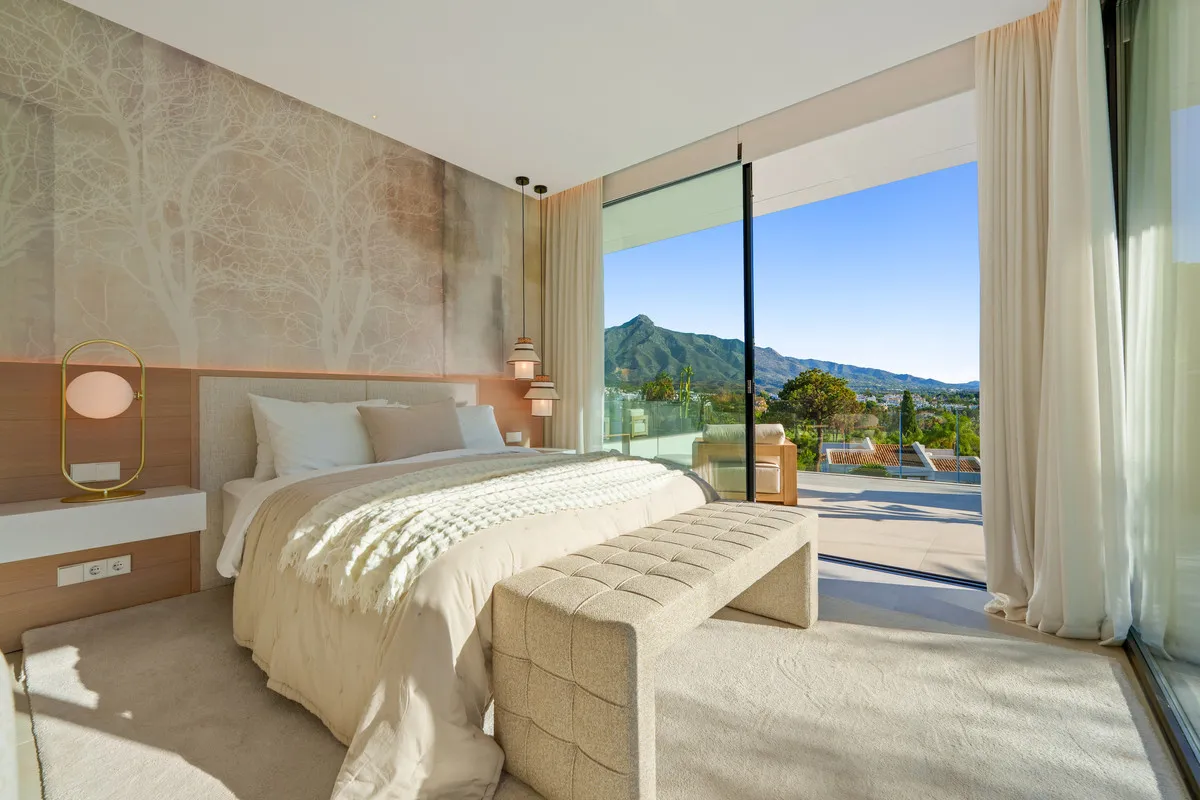 fff2e10f-919c-496e-b452-bd8f4a193fe0