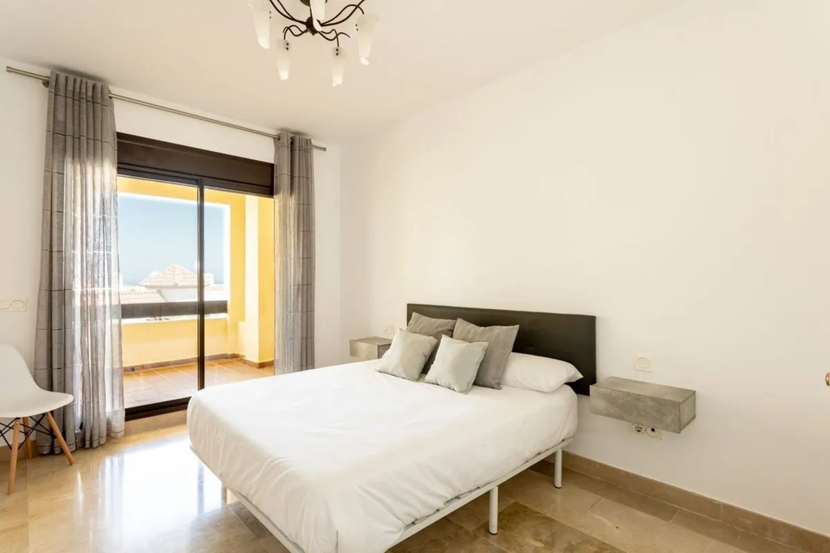 79668653-1fbe-4c0a-be0a-57ccf99e6a4a