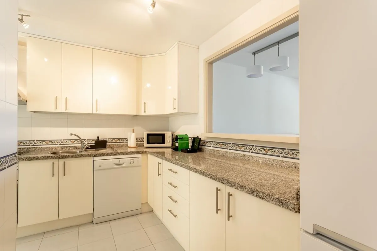 9dc4df70-8ba7-43f3-955c-8efba2195feb