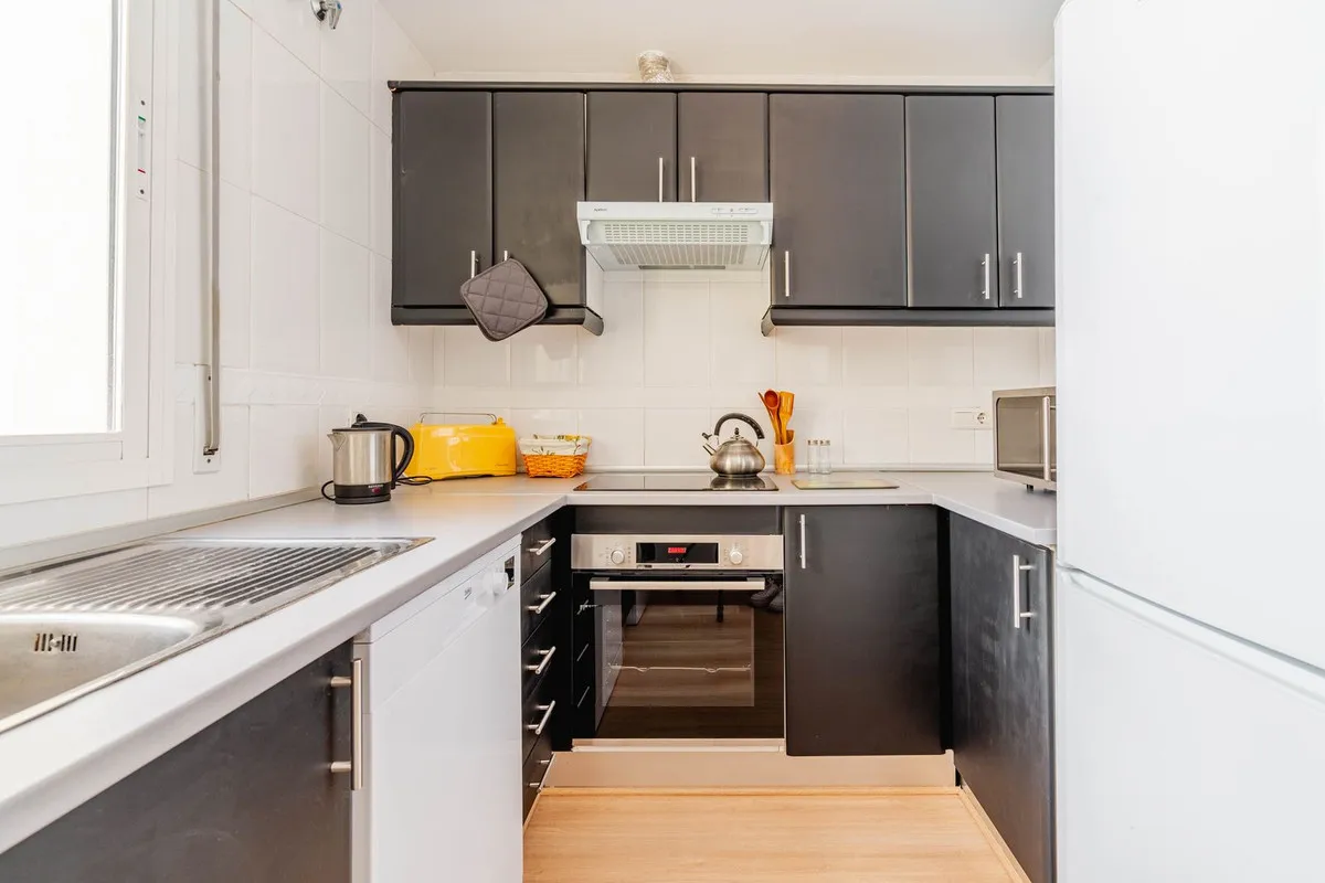 cdd3ac84-c2b4-4482-a132-37121a236363