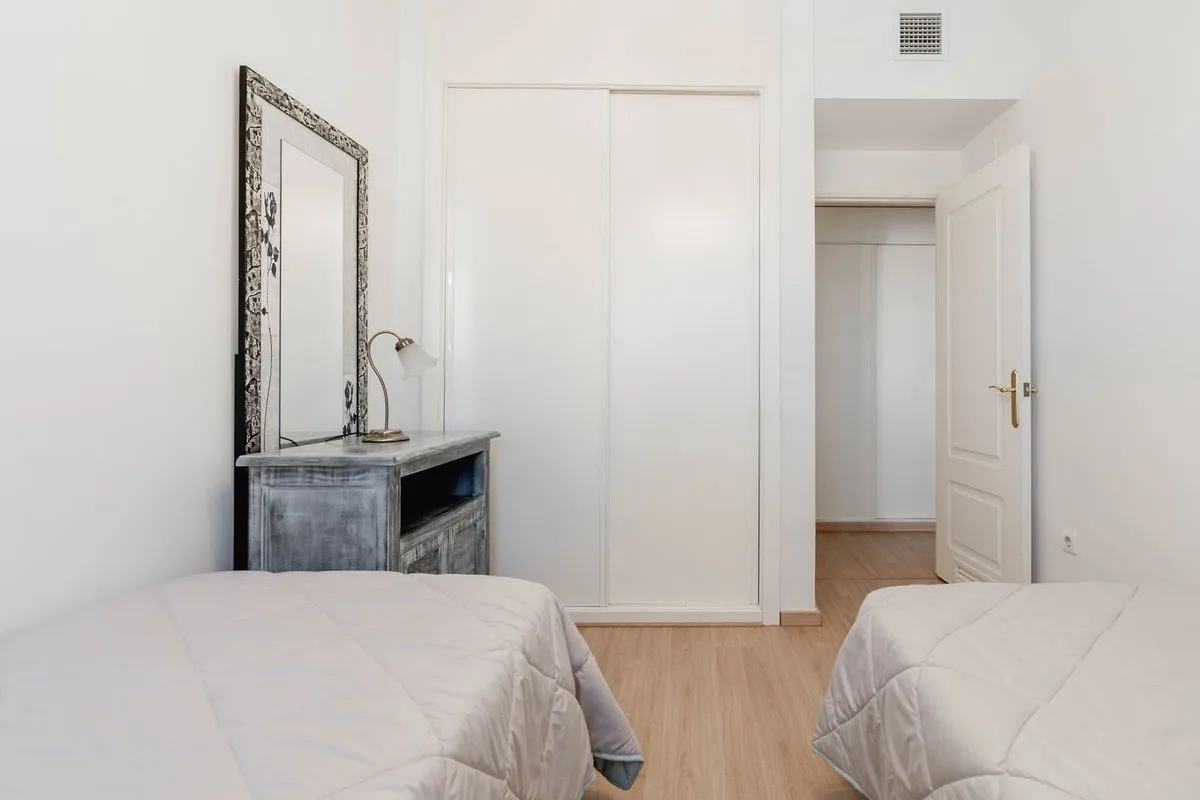 f7756513-ddbe-40ec-944a-3c281a2d8195