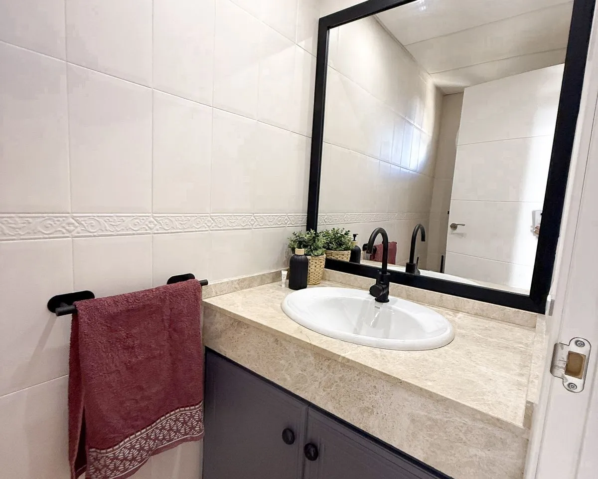 6fe8e9ad-3380-46aa-bb68-e439d4684212